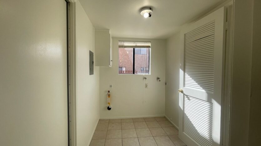 540 E. Lancaster Blvd - Unit B - Lancaster - California - 2 bed, 1.5 bath rental property