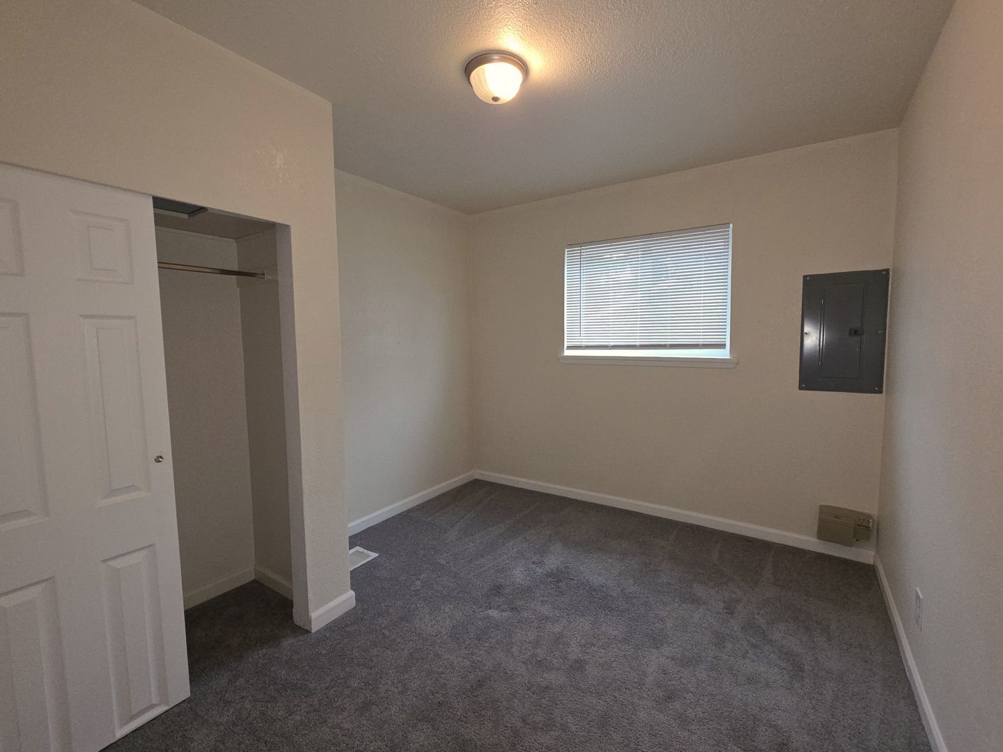 5413 S J St - Tacoma - Washington - 3 bed, 1.5 bath rental property