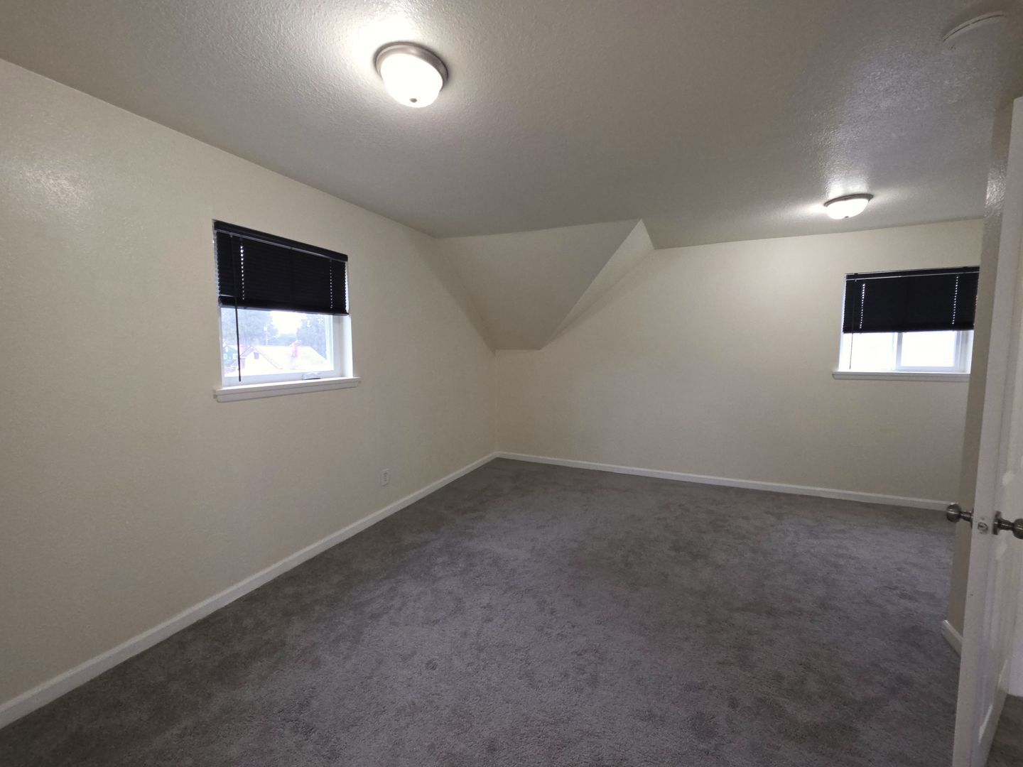 5413 S J St - Tacoma - Washington - 3 bed, 1.5 bath rental property