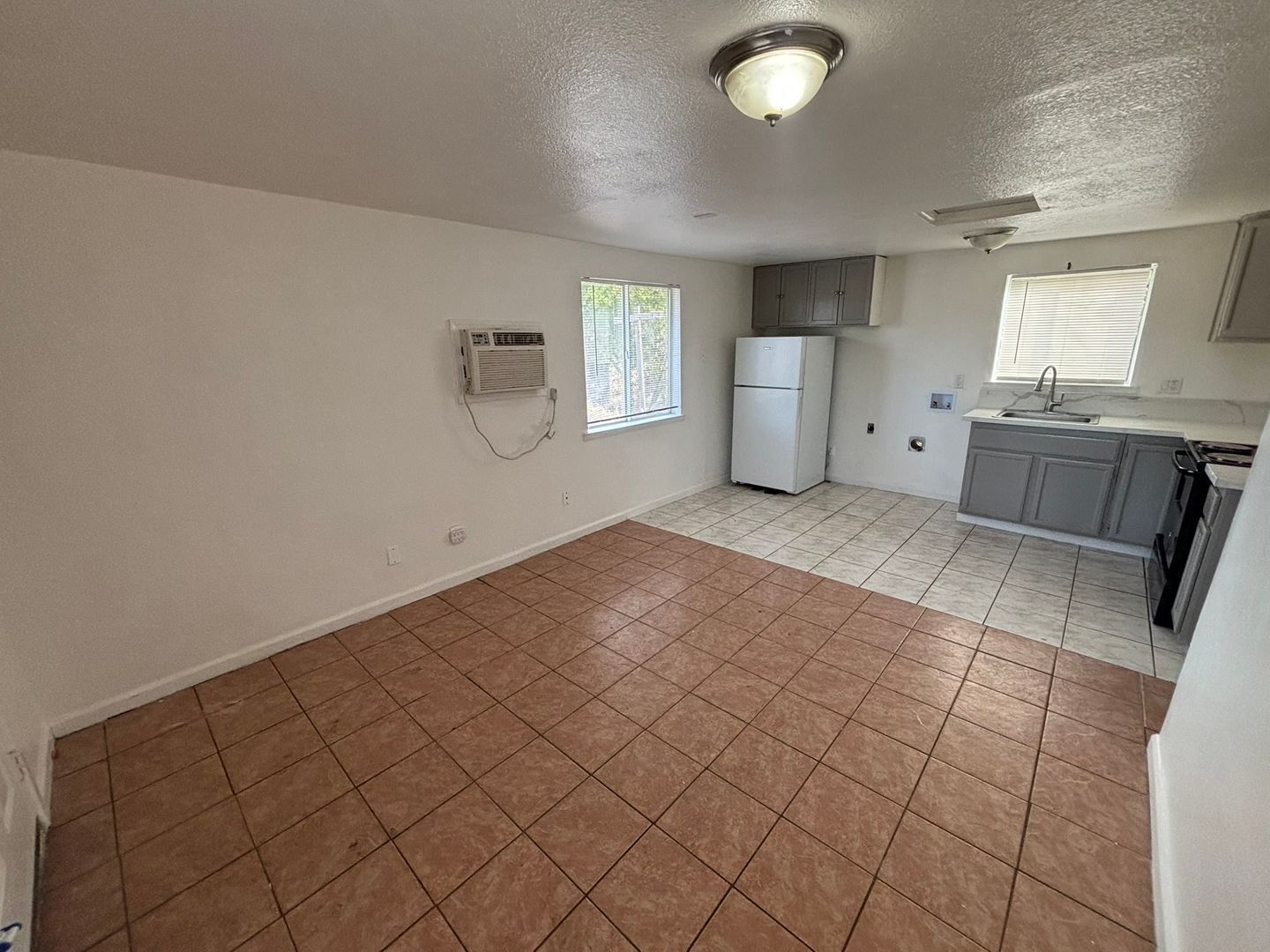 5801 Wallace Ave  - Sacramento - California - 1 bed, 1 bath rental property