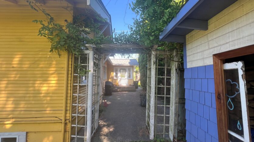 606 Gladstone Street - Bellingham - Washington - 4 bed, 2 bath rental property