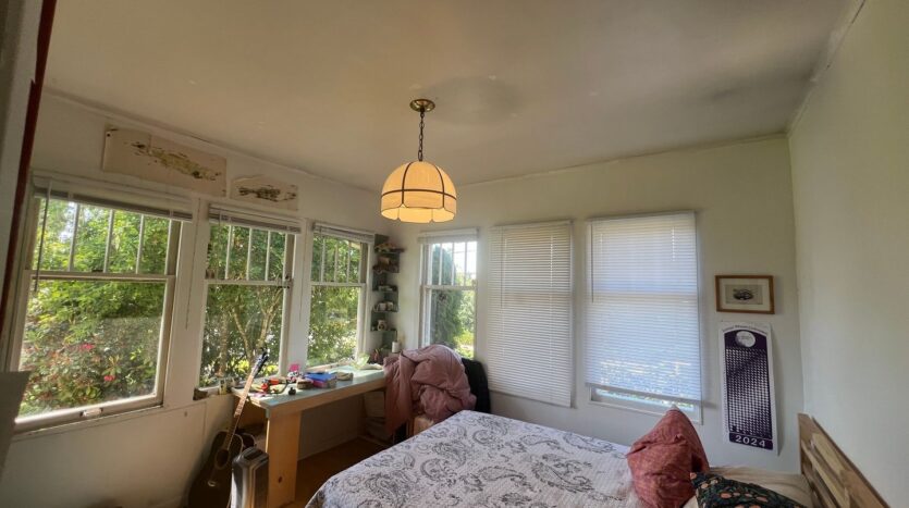606 Gladstone Street - Bellingham - Washington - 4 bed, 2 bath rental property