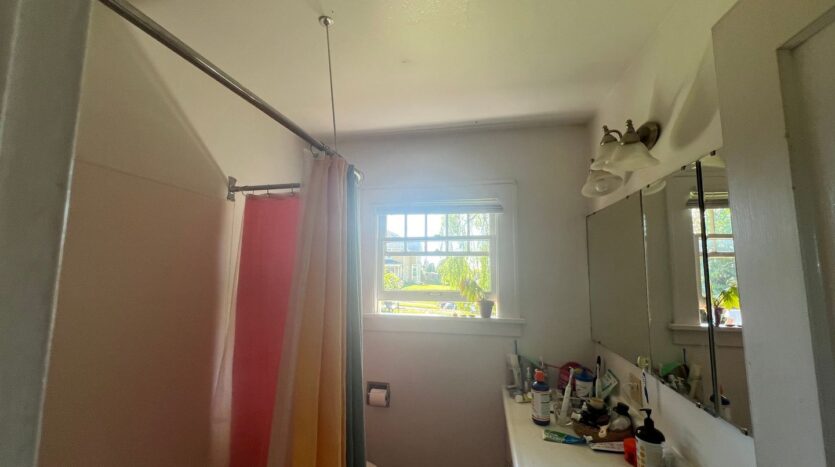 606 Gladstone Street - Bellingham - Washington - 4 bed, 2 bath rental property