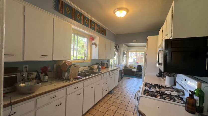 606 Gladstone Street - Bellingham - Washington - 4 bed, 2 bath rental property
