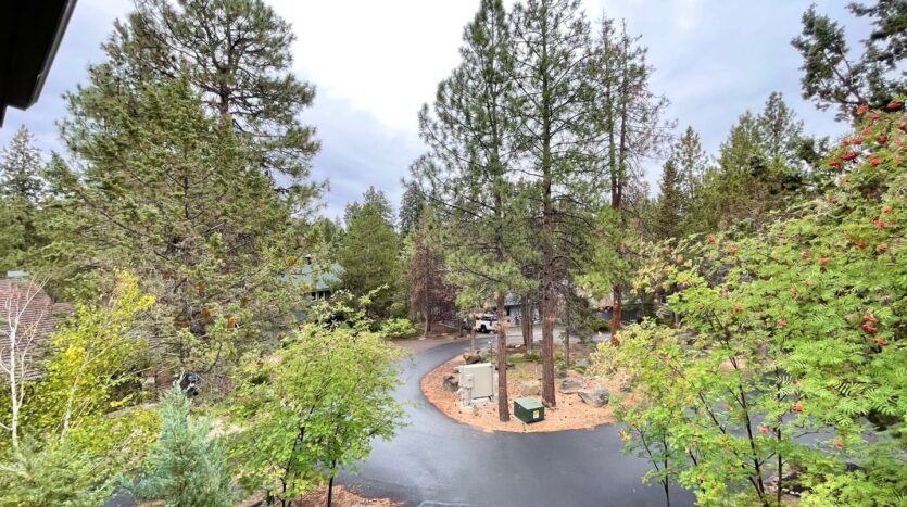 630 NW Silver Buckle Rd - Bend - Oregon - 4 bed, 3.5 bath rental property