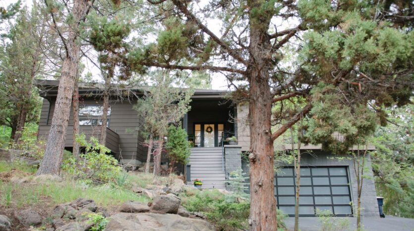 630 NW Silver Buckle Rd - Bend - Oregon - 4 bed, 3.5 bath rental property