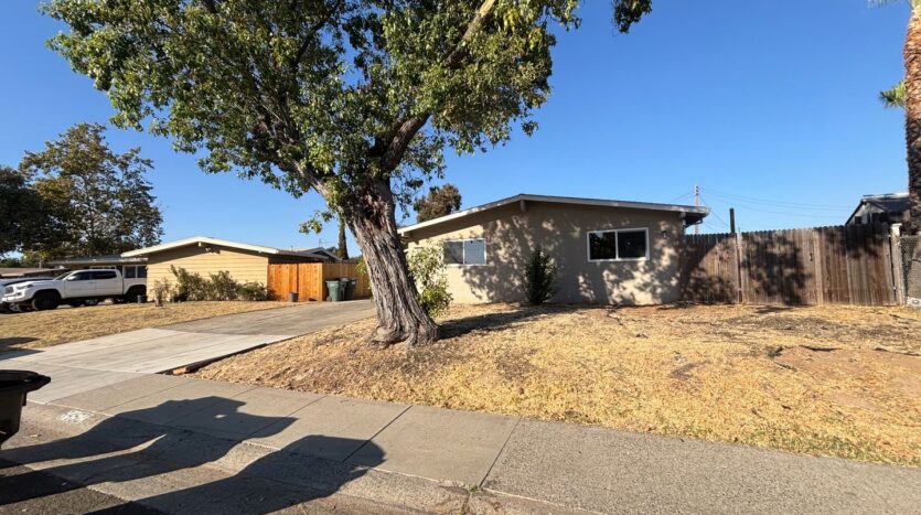 6452 Channing Dr  - North Highlands - California - 3 bed, 2 bath rental property