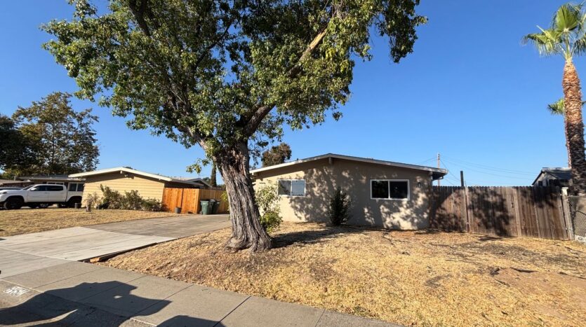 6452 Channing Dr  - North Highlands - California - 3 bed, 2 bath rental property