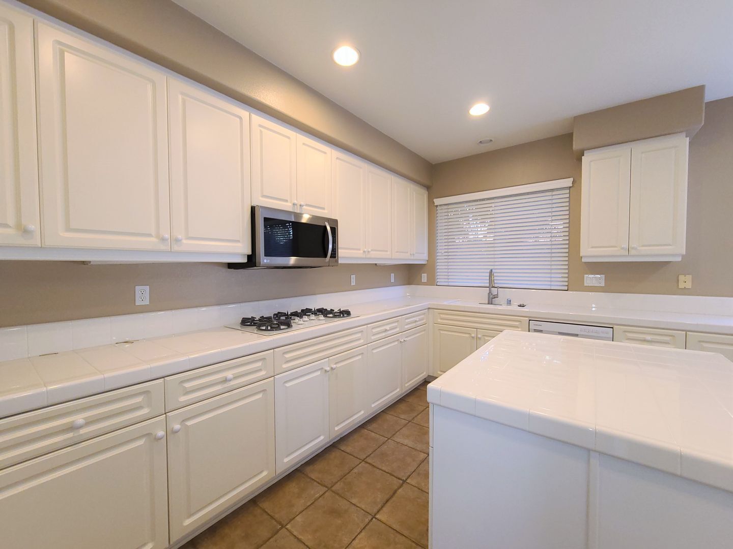 6851 Moorhen Pl. - Carlsbad - California - 4 bed, 2.5 bath rental property