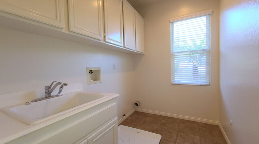 6851 Moorhen Pl. - Carlsbad - California - 4 bed, 2.5 bath rental property