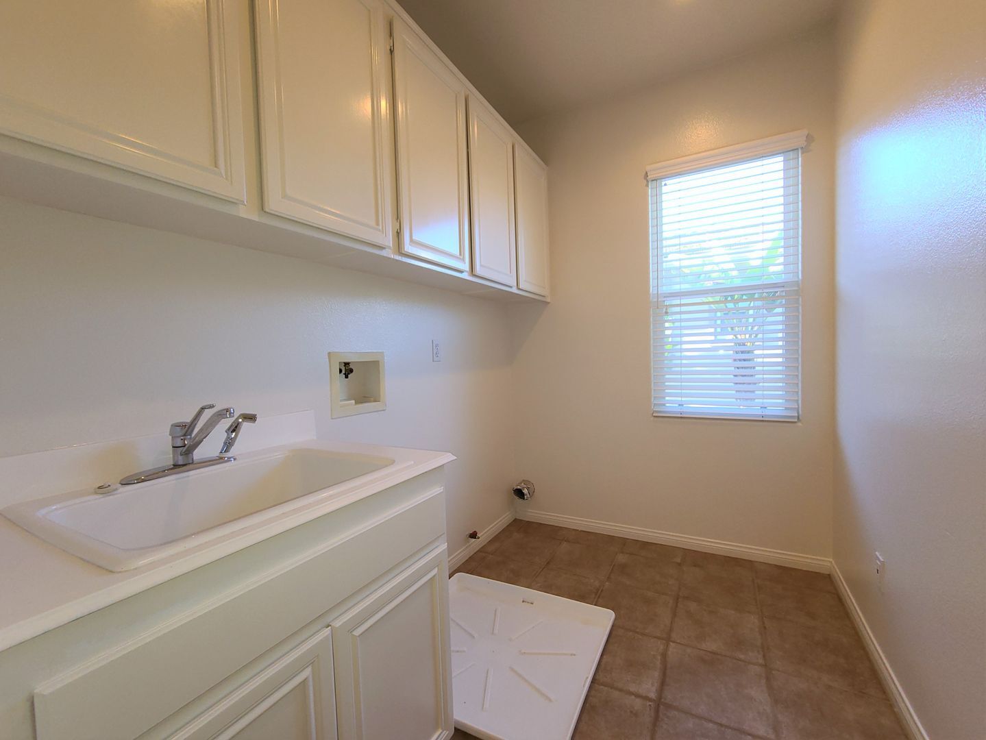 6851 Moorhen Pl. - Carlsbad - California - 4 bed, 2.5 bath rental property