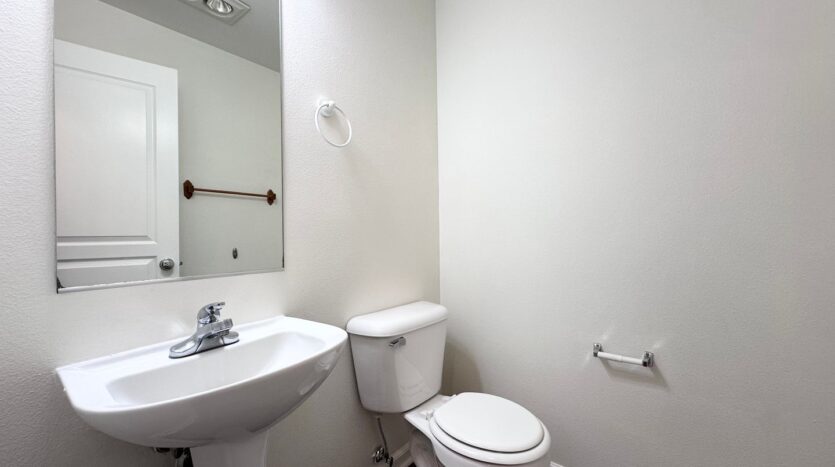 705 NE Roberts Avenue - Gresham - Oregon - 2 bed, 2.5 bath rental property