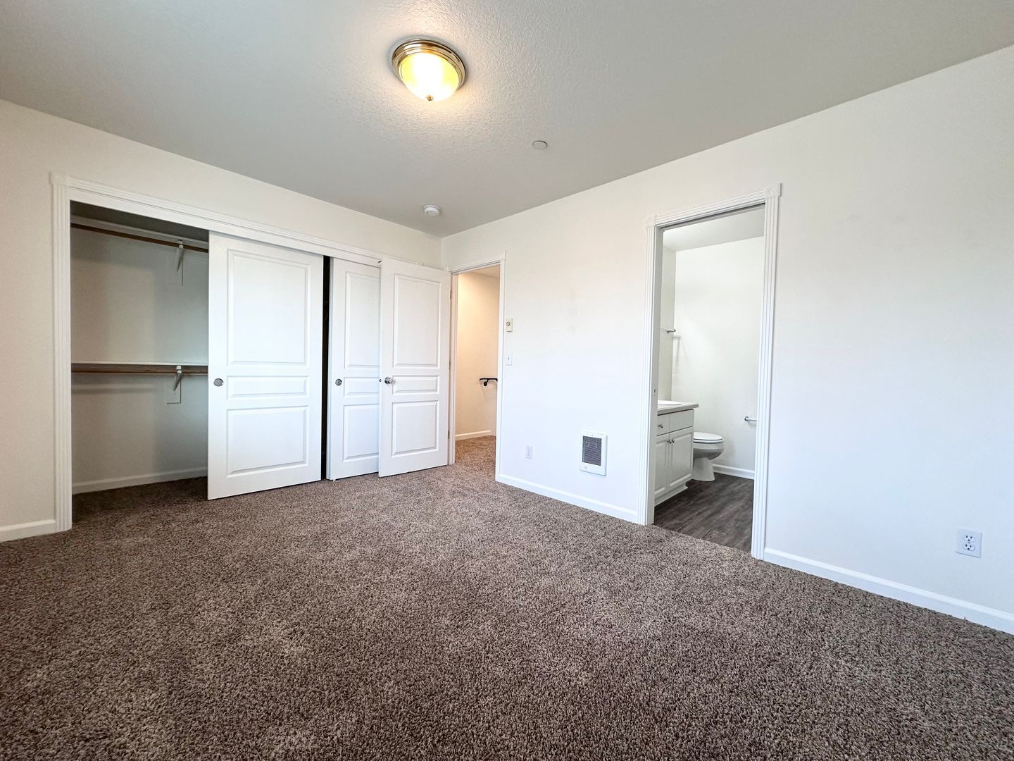 705 NE Roberts Avenue - Gresham - Oregon - 2 bed, 2.5 bath rental property
