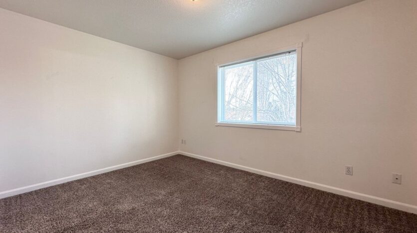 705 NE Roberts Avenue - Gresham - Oregon - 2 bed, 2.5 bath rental property
