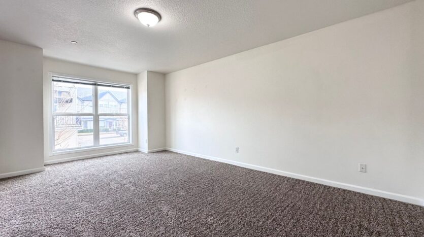 705 NE Roberts Avenue - Gresham - Oregon - 2 bed, 2.5 bath rental property