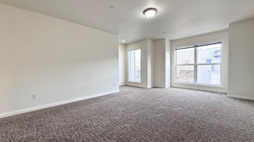 705 NE Roberts Avenue - Gresham - Oregon - 2 bed, 2.5 bath rental property