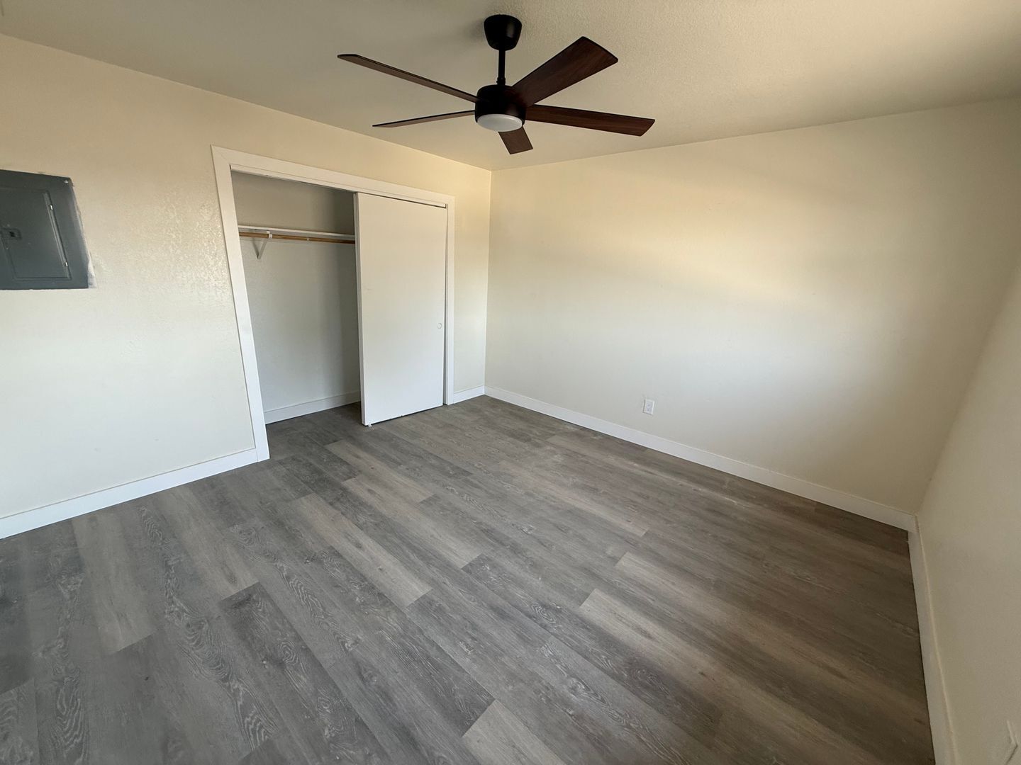 709 East Houston Avenue  Unit 09 - Visalia - California - 2 bed, 1 bath rental property