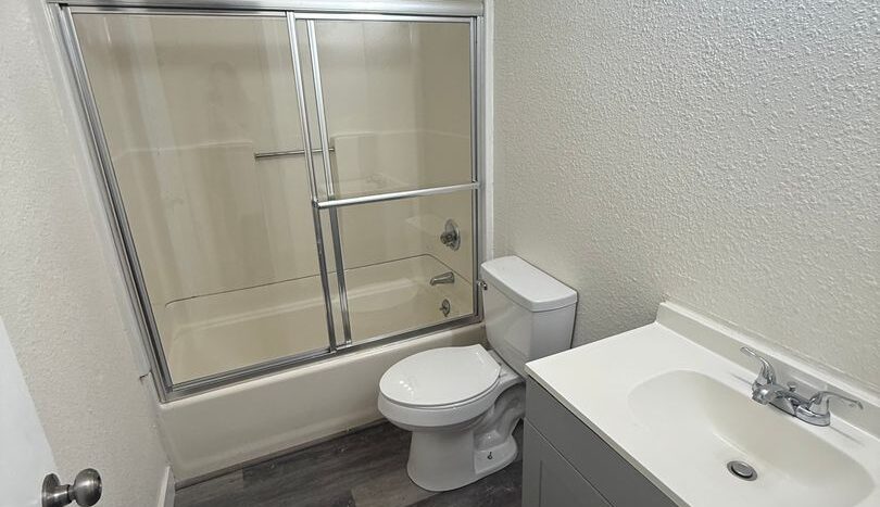 709 East Houston Avenue  Unit 09 - Visalia - California - 2 bed, 1 bath rental property
