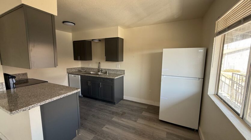 709 East Houston Avenue  Unit 09 - Visalia - California - 2 bed, 1 bath rental property