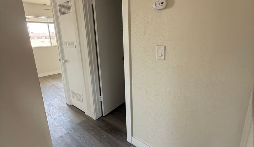 709 East Houston Avenue  Unit 09 - Visalia - California - 2 bed, 1 bath rental property