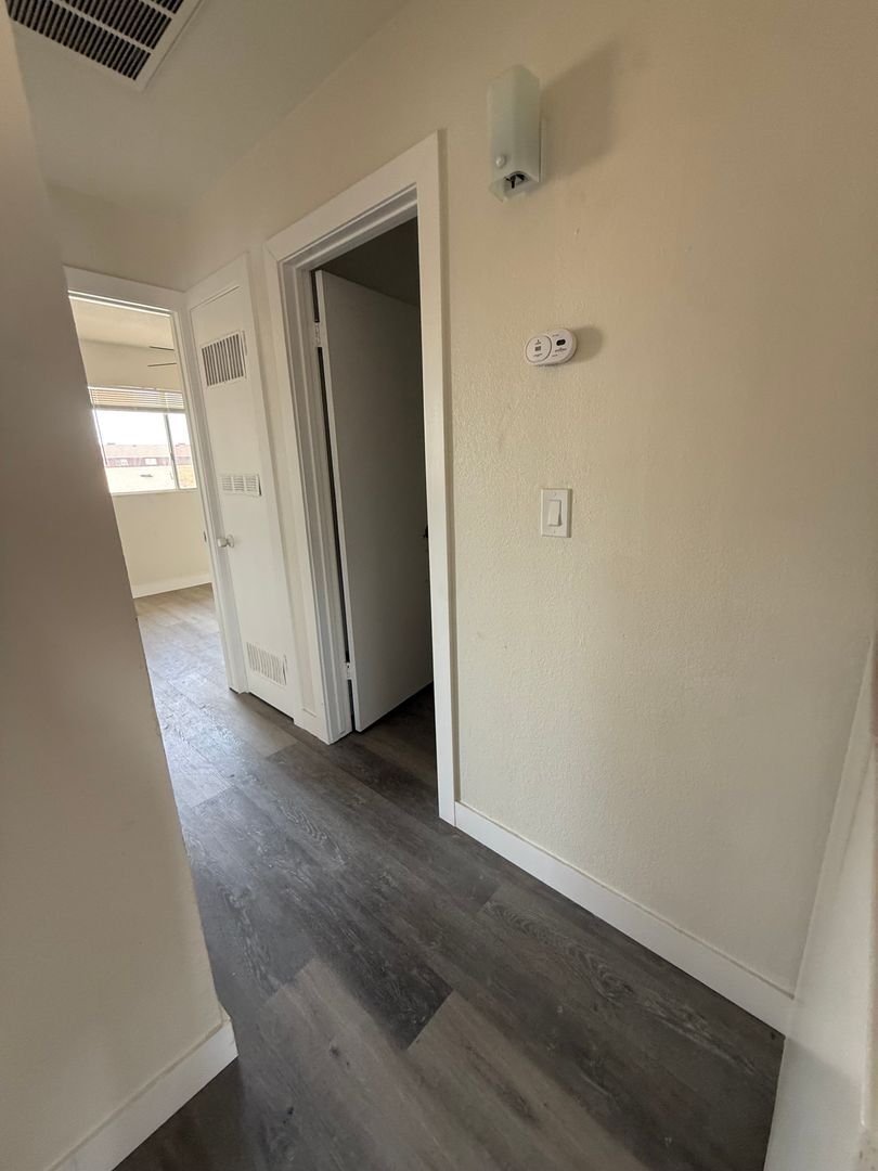 709 East Houston Avenue  Unit 09 - Visalia - California - 2 bed, 1 bath rental property