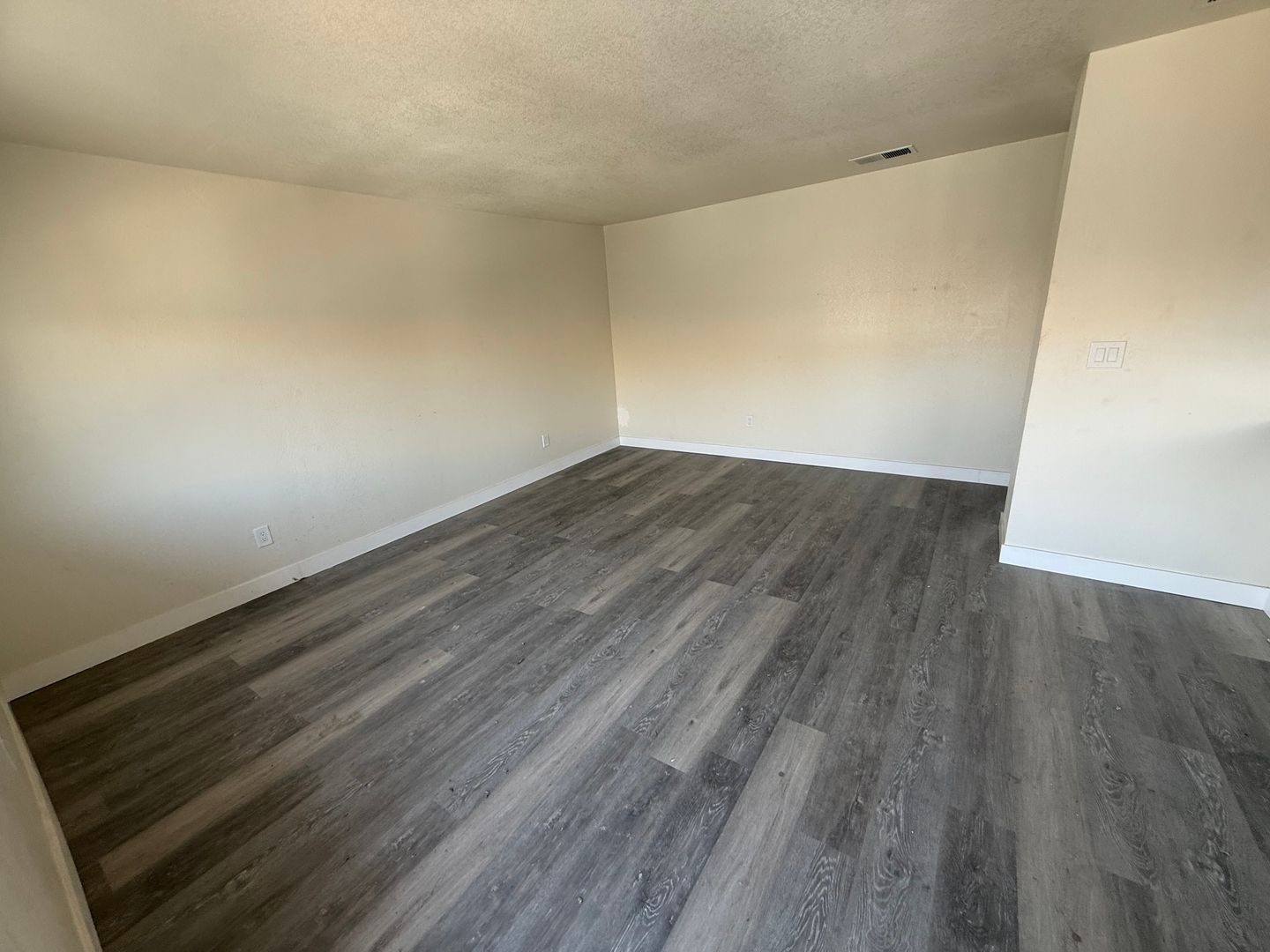 709 East Houston Avenue  Unit 09 - Visalia - California - 2 bed, 1 bath rental property