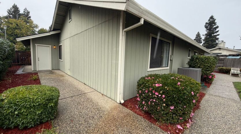 752 Harvey Way  - Sacramento - California - 3 bed, 2 bath rental property