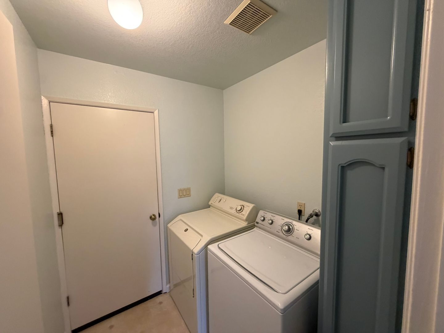 752 Harvey Way  - Sacramento - California - 3 bed, 2 bath rental property