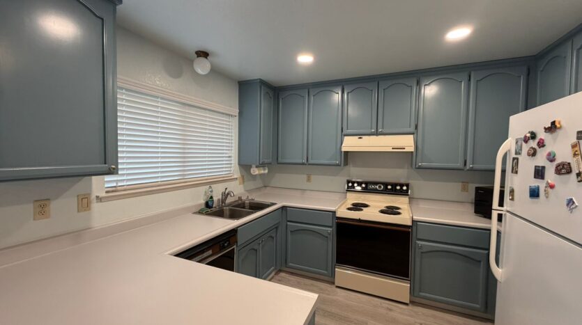 752 Harvey Way  - Sacramento - California - 3 bed, 2 bath rental property