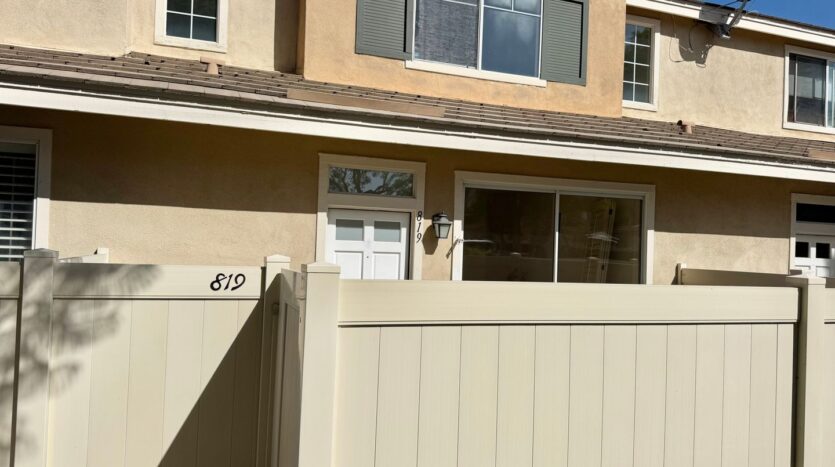 819 S. Yellowstone Way - Anaheim - California - 3 bed, 2.5 bath rental property