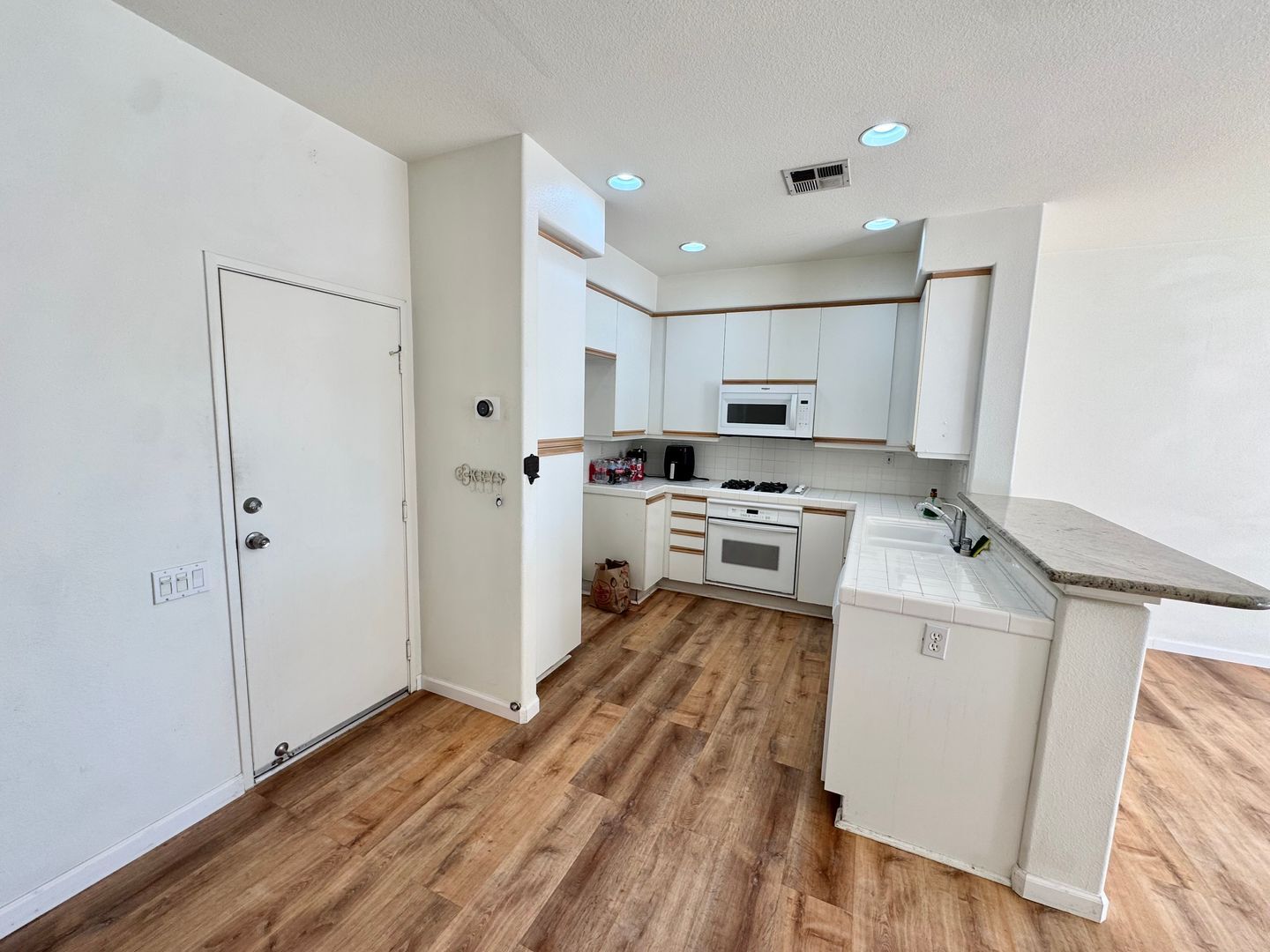 819 S. Yellowstone Way - Anaheim - California - 3 bed, 2.5 bath rental property