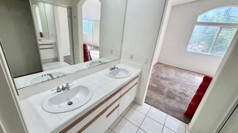 819 S. Yellowstone Way - Anaheim - California - 3 bed, 2.5 bath rental property