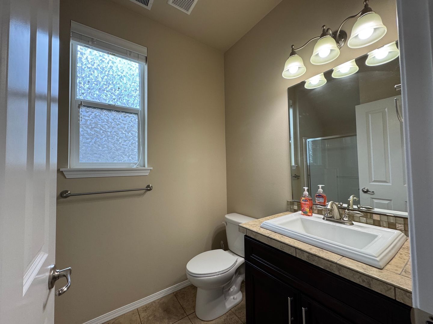 8407 72nd Pl. NE - Marysville - Washington - 5 bed, 3 bath rental property