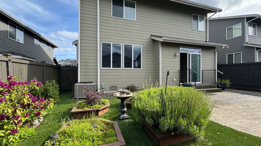 8407 72nd Pl. NE - Marysville - Washington - 5 bed, 3 bath rental property