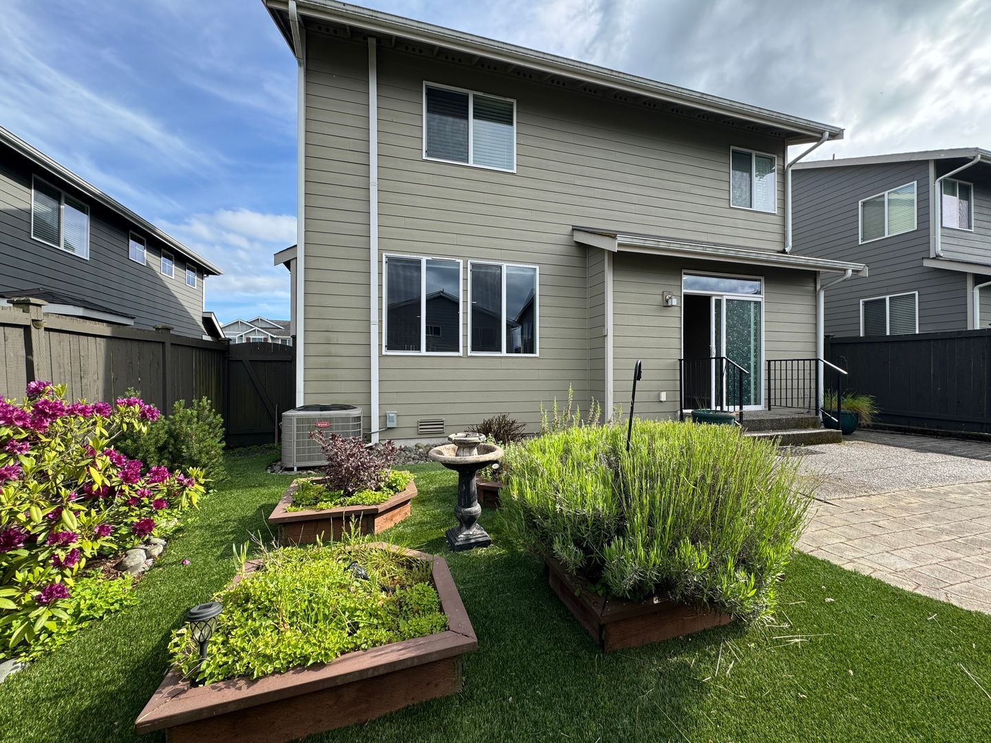 8407 72nd Pl. NE - Marysville - Washington - 5 bed, 3 bath rental property