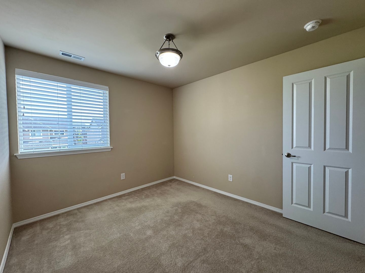 8407 72nd Pl. NE - Marysville - Washington - 5 bed, 3 bath rental property