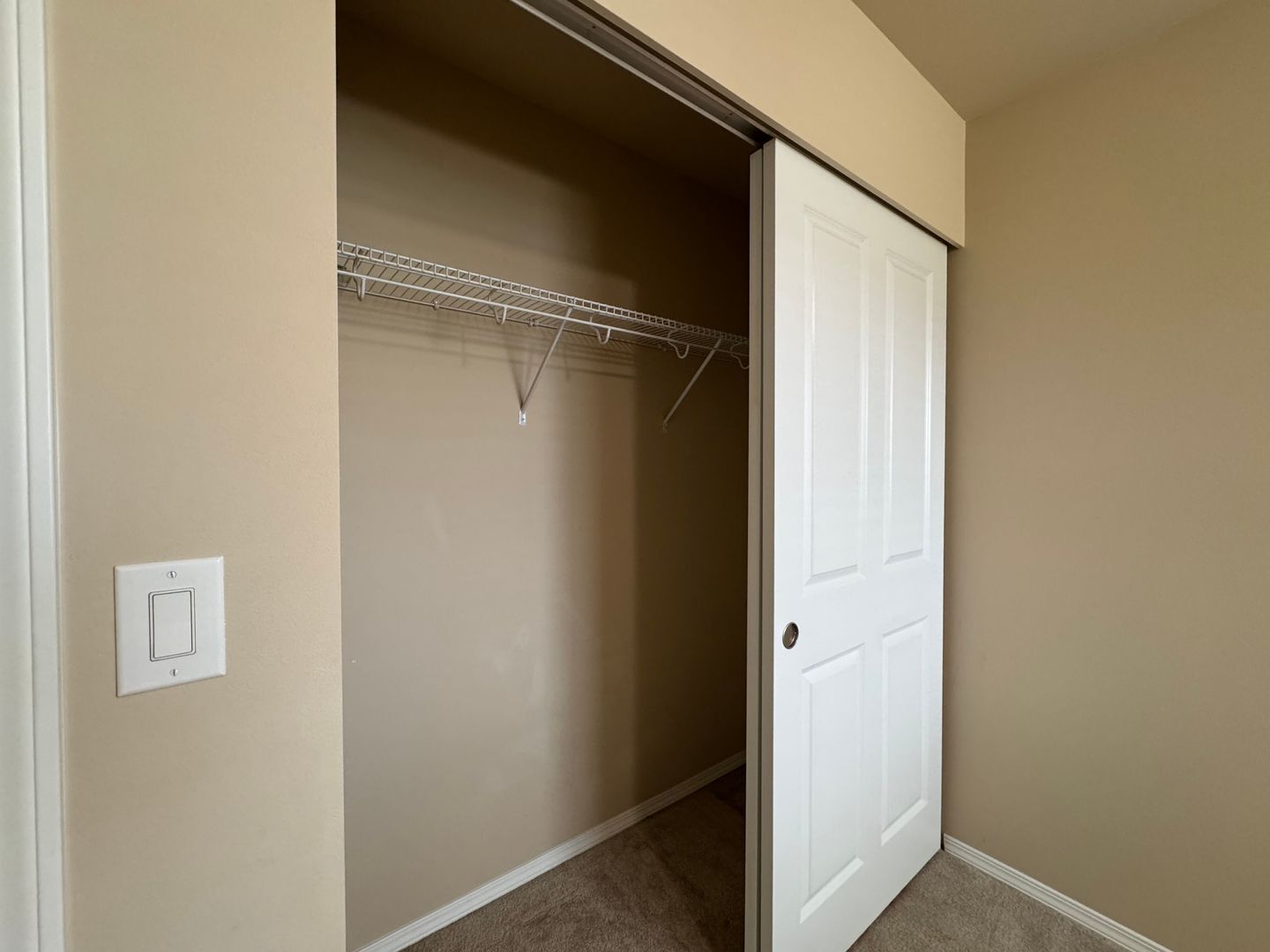 8407 72nd Pl. NE - Marysville - Washington - 5 bed, 3 bath rental property