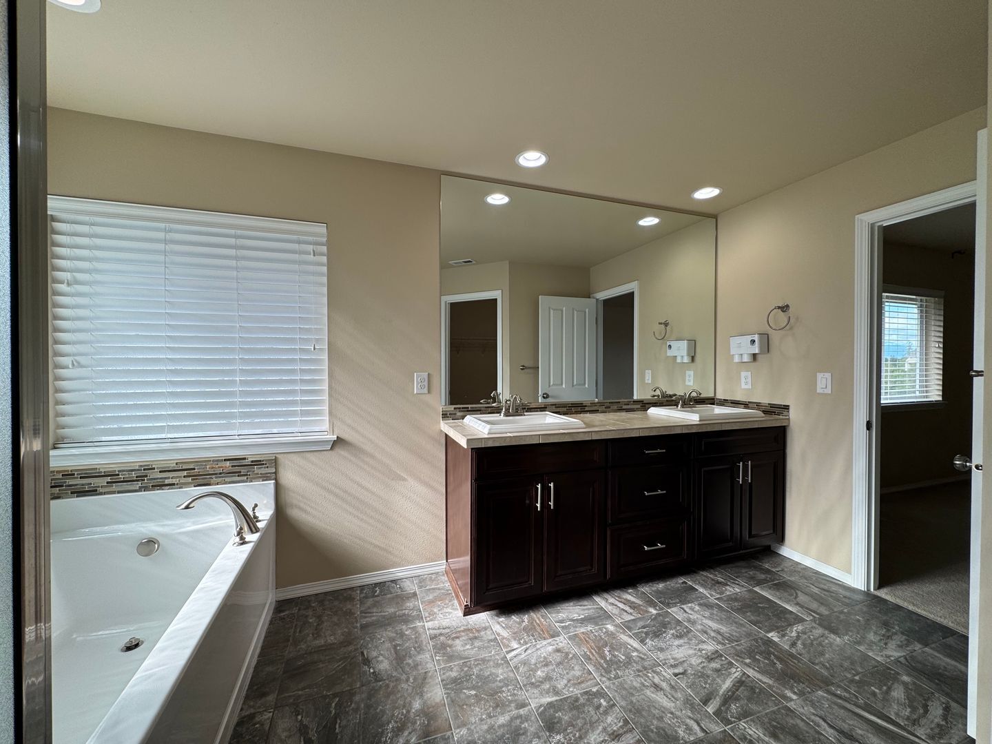 8407 72nd Pl. NE - Marysville - Washington - 5 bed, 3 bath rental property