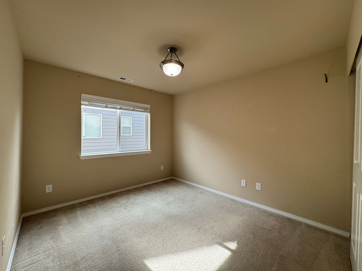 8407 72nd Pl. NE - Marysville - Washington - 5 bed, 3 bath rental property