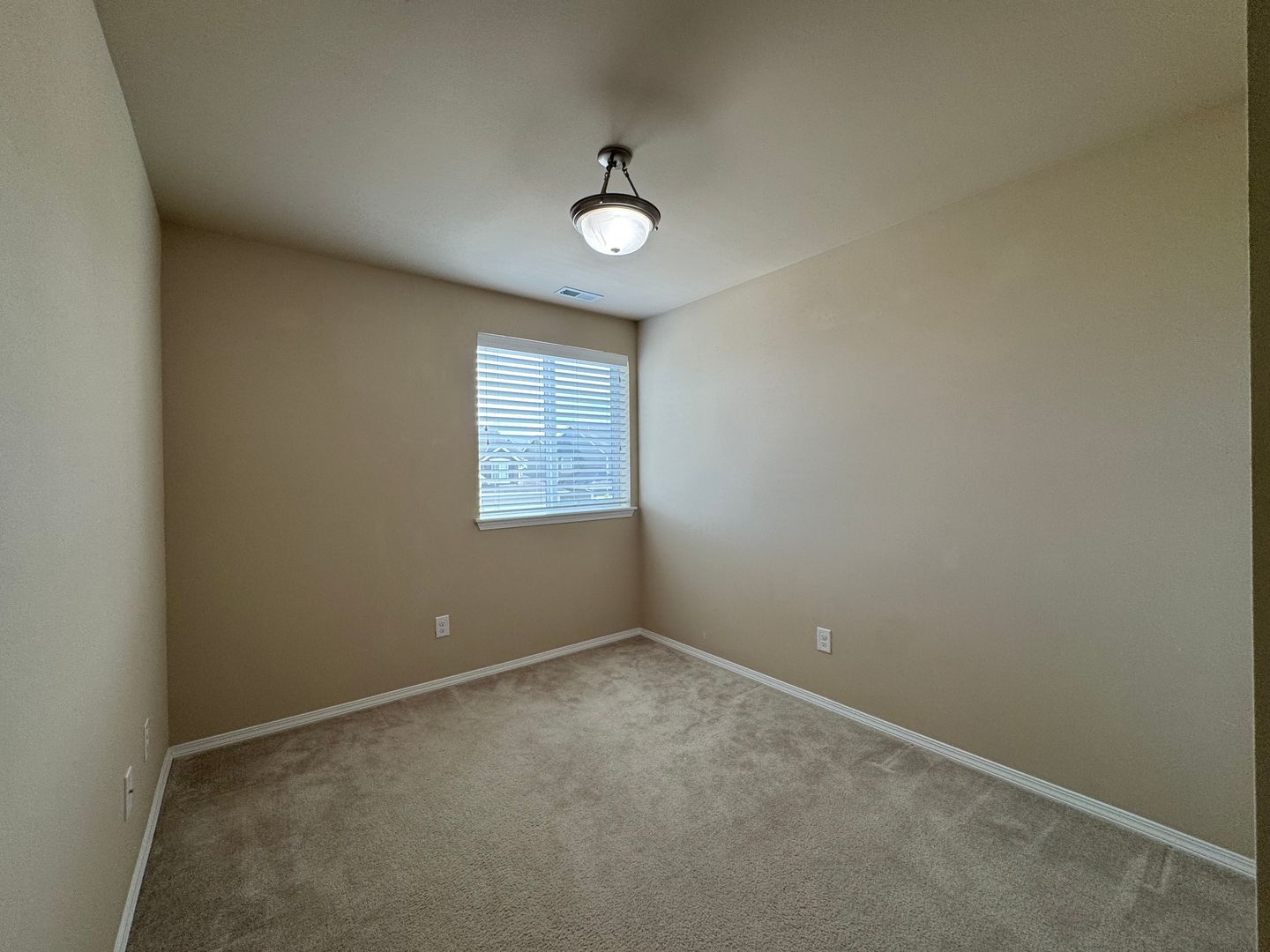 8407 72nd Pl. NE - Marysville - Washington - 5 bed, 3 bath rental property