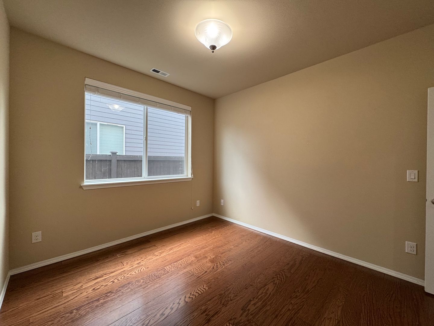 8407 72nd Pl. NE - Marysville - Washington - 5 bed, 3 bath rental property