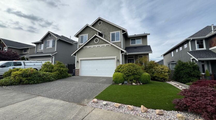 8407 72nd Pl. NE - Marysville - Washington - 5 bed, 3 bath rental property