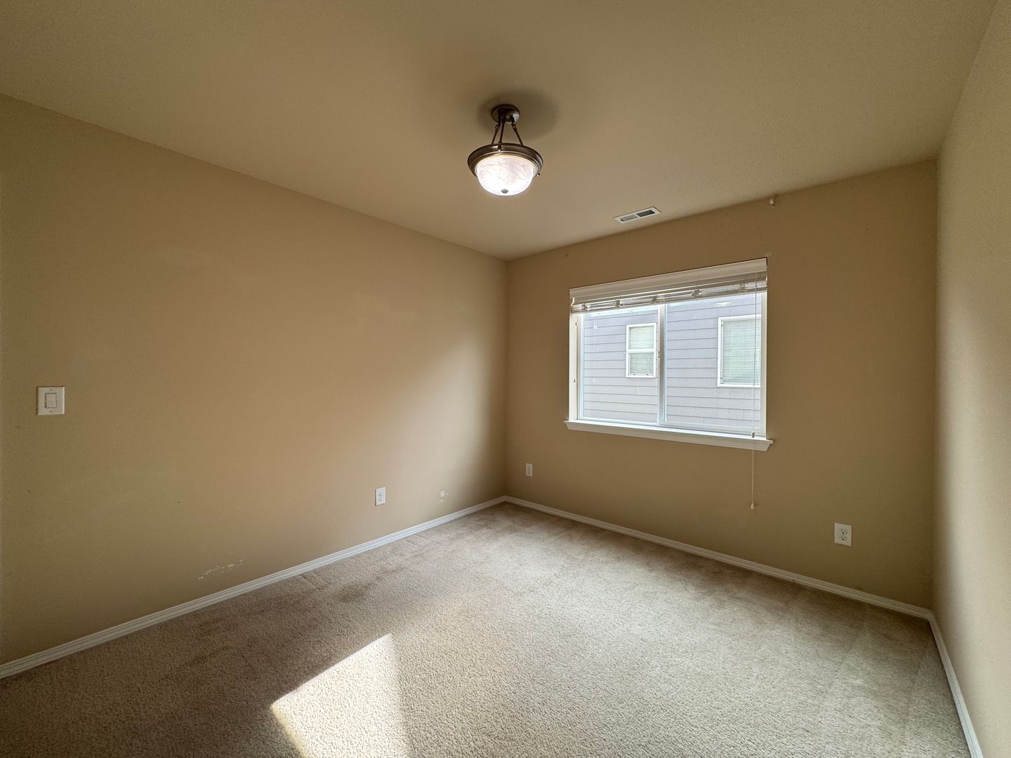 8407 72nd Pl. NE - Marysville - Washington - 5 bed, 3 bath rental property