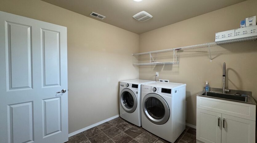 8407 72nd Pl. NE - Marysville - Washington - 5 bed, 3 bath rental property