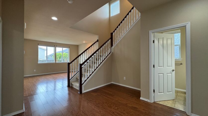 8407 72nd Pl. NE - Marysville - Washington - 5 bed, 3 bath rental property