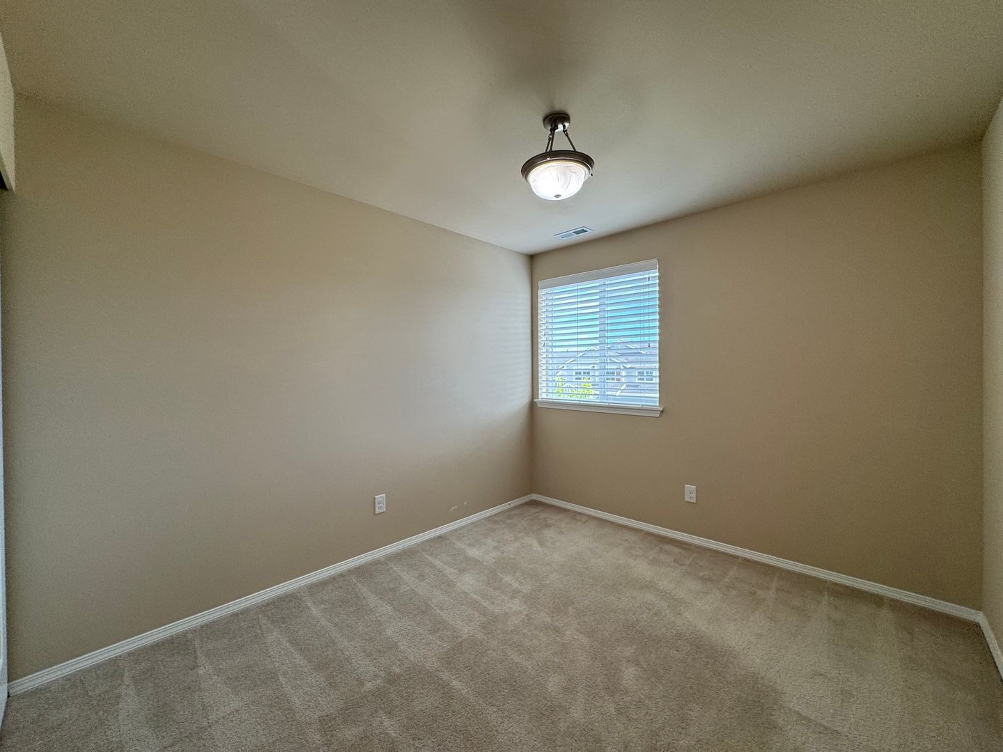 8407 72nd Pl. NE - Marysville - Washington - 5 bed, 3 bath rental property
