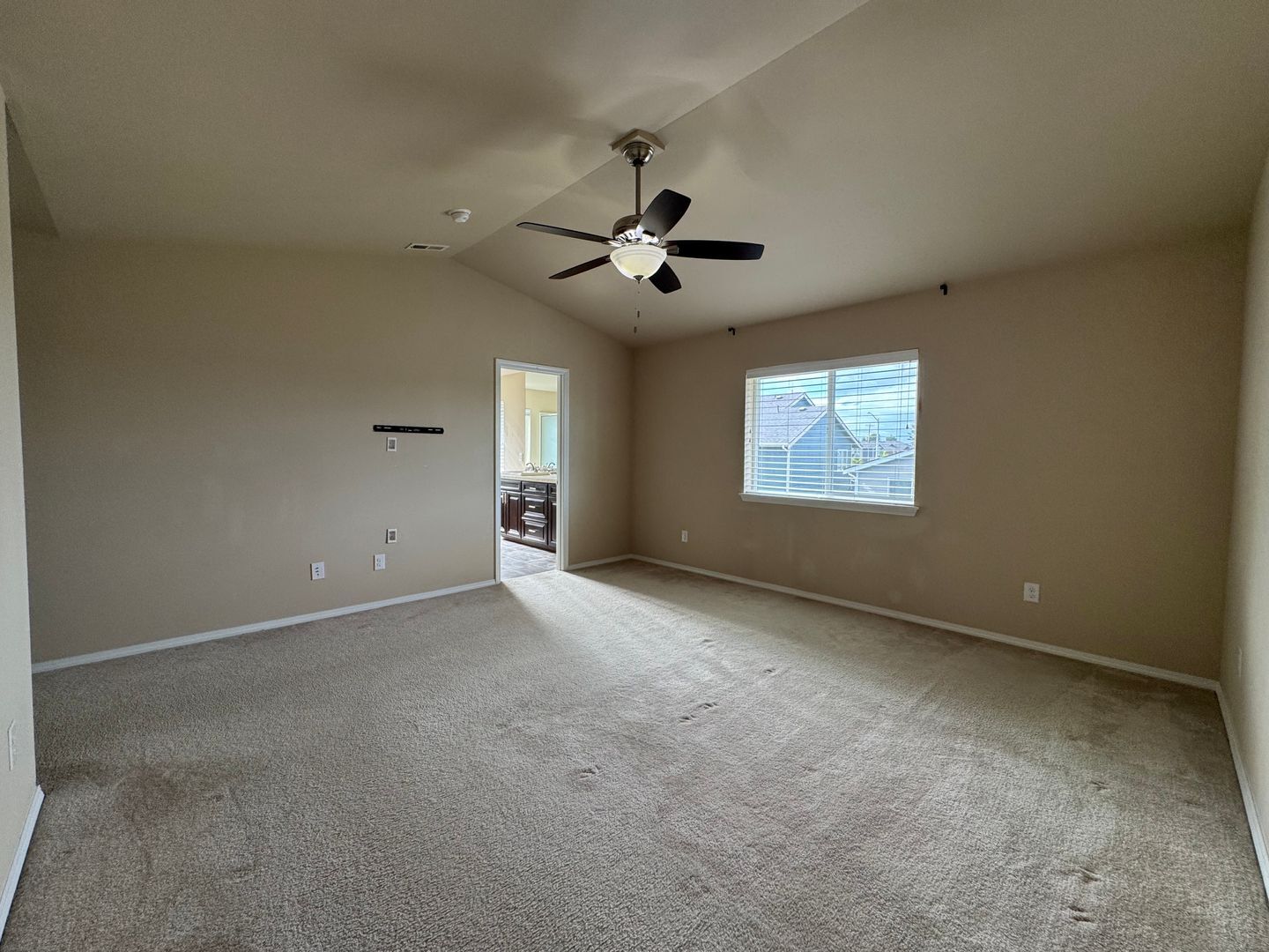8407 72nd Pl. NE - Marysville - Washington - 5 bed, 3 bath rental property