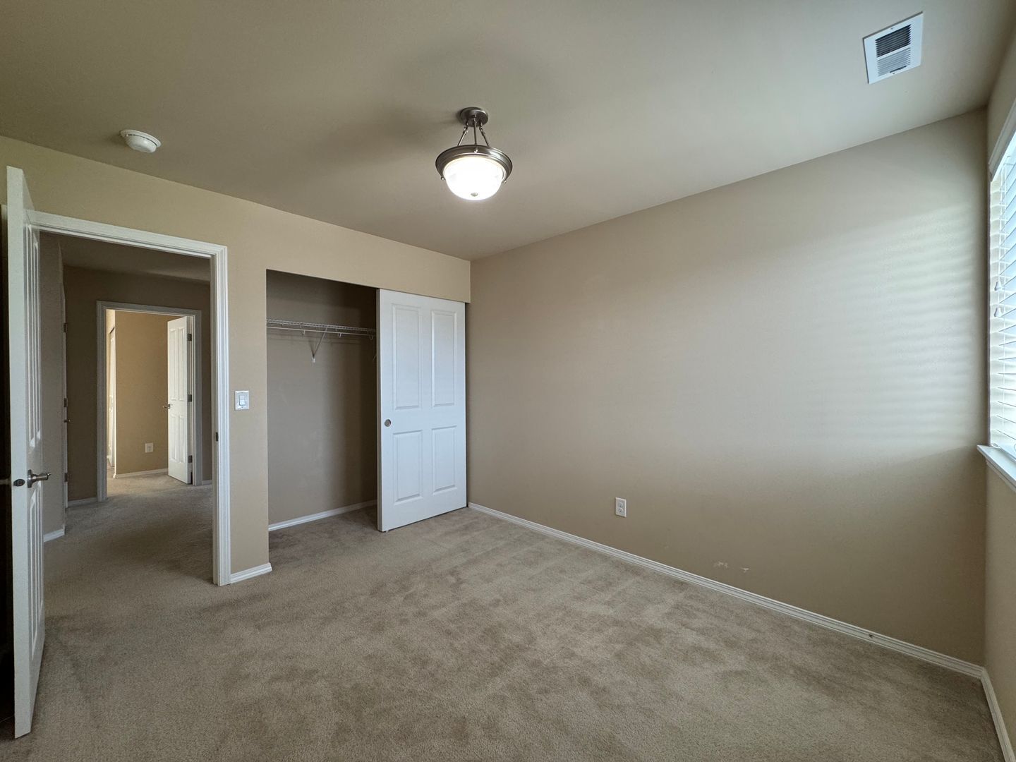 8407 72nd Pl. NE - Marysville - Washington - 5 bed, 3 bath rental property