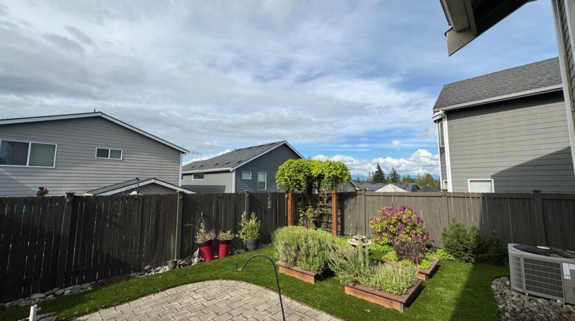 8407 72nd Pl. NE - Marysville - Washington - 5 bed, 3 bath rental property