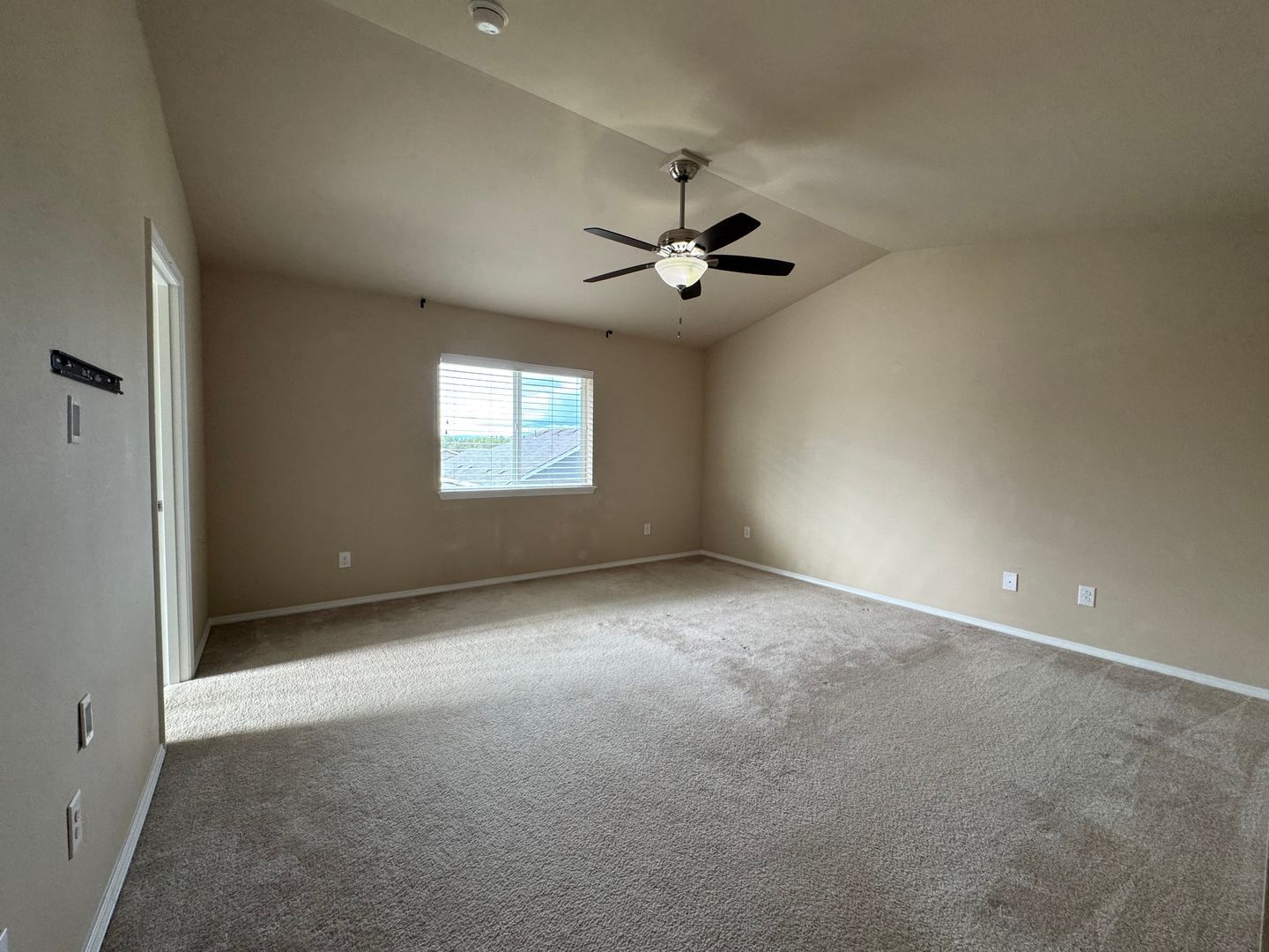 8407 72nd Pl. NE - Marysville - Washington - 5 bed, 3 bath rental property